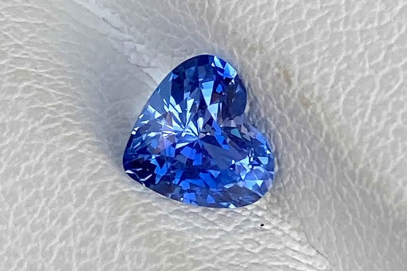 Blue Sapphire from Sri Lanka – Heart Shape Unheated Gemstone 1.11ct